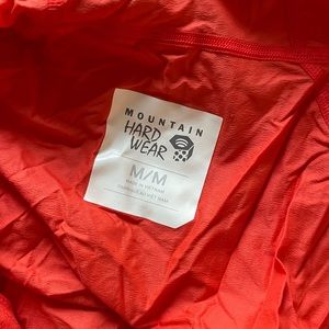 Athletic, packable Windbreaker